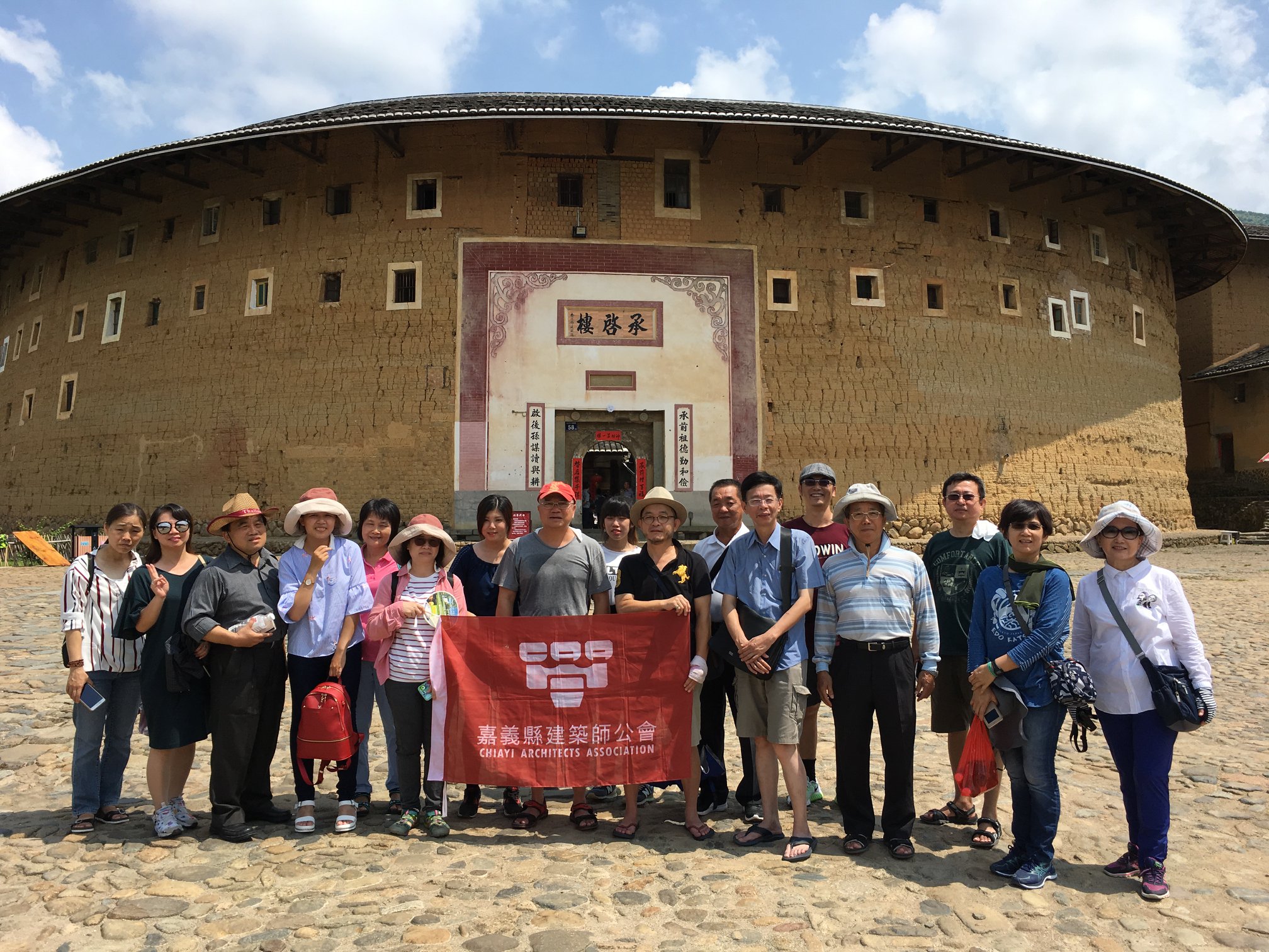 695056928_1940870359280517120_n 38471719_2283031